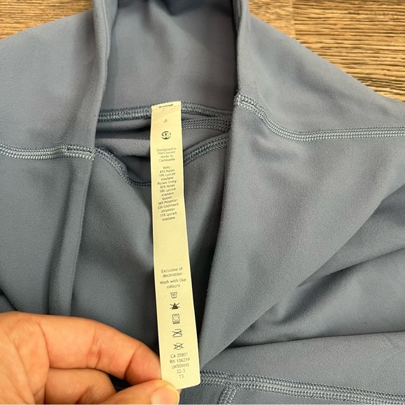 Lululemon Groove Super-High-Rise Flared Pant Nulu Size 4 Water Drop - Picture 7 of 10